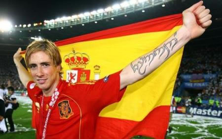 Probably the best known Tolkien fan in footbal is Fernando Torres